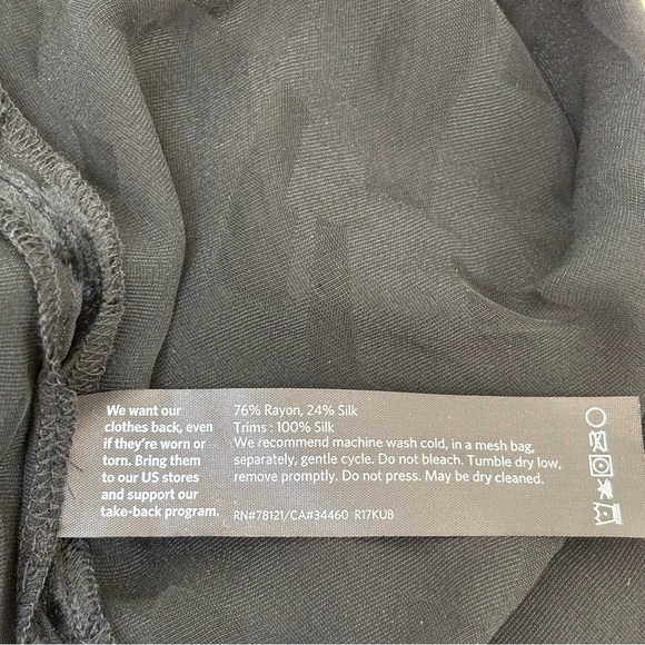 Eileen Fisher Silk Velvet Burnout Slit Sleeve Top Geometric Print Black Small - Picture 13 of 13